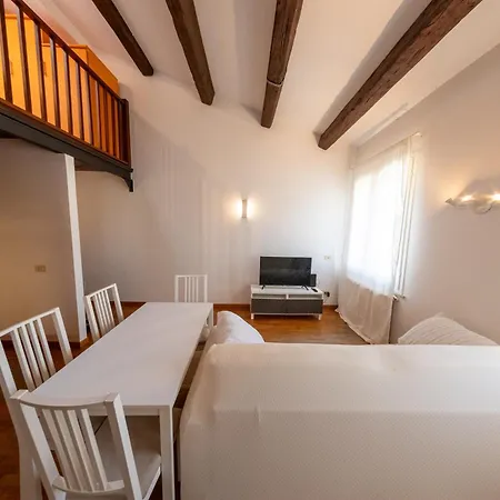 Domus San Vitale * رافيننا